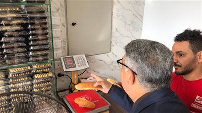 محافظ الدقهلية يواصل جولته التفقدية لانتظام وسير العمل بمخبز المحافظة الكبير 