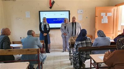 بالصور.. وكيل «تعليم الأقصر» يتفقد البرنامج التدريبي لأساسيات القيادة المدرسية