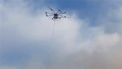 لأول مرة.. الحماية المدنية تستخدم «طائرة دورون» للسيطرة على حريق «الزرايب» بالقاهرة|فيدو