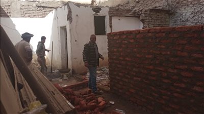 إحباط محاولة بناء مخالف دون ترخيص ومصادرة مواد البناء بالأقصر