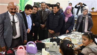 وزير الشباب والرياضة ومحافظ دمياط يشهدان فعاليات معرض منتجات شعبة التوجيه والتأهيل