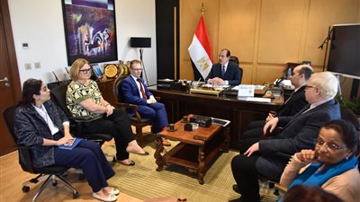 نائب وزير الصحة يلتقي وفد جامعة «دي مونتفورت» البريطانية بشأن المضادات الميكروبية