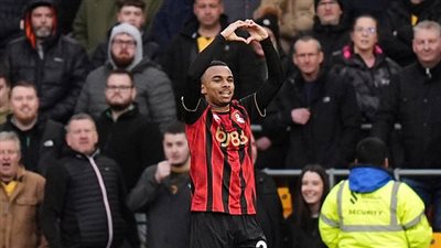 باريس سان جيرمان يراقب موهبة بورنموث