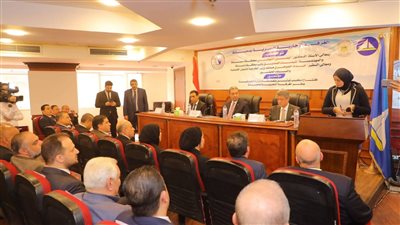 محافظ دمياط ومساعد وزير الخارجية يفتتحان مكتب تصديقات وزارة الخارجية بالغرفة التجارية 