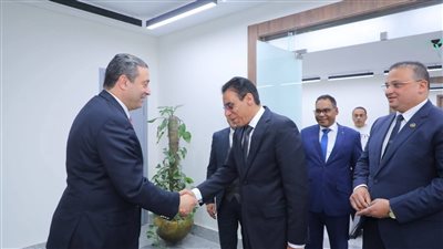 محافظ دمياط يستقبل مساعد وزير الخارجية للشئون القنصلية والمصريين فى الخارج