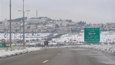 الكابينيت الإسرائيلي يقر تغييرات واسعة بإدارة أراضي الضفة لتسريع التوسع الاستيطاني