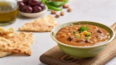 بالفيديو..طريقة عمل الفول المدمس في المنزل