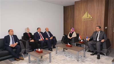 محافظ دمياط يعقد اجتماعًا مع نواب البرلمان لمناقشة عدد من الملفات