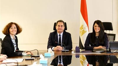 وزيرة التخطيط تبحث مع الجانب الفرنسي تعزيز العلاقات الاقتصادية