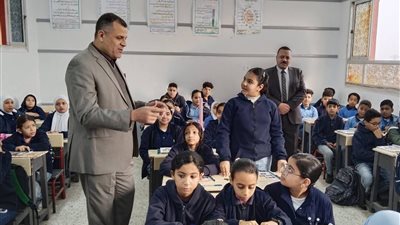 وكيل تعليم دمياط يُتابع انتظام الدراسة بمدارس 