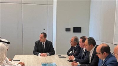 نائب وزير الصحة يعقد لقاءات موسعة مع مركز ليزر الطبي وشركة فيليبس بدبي