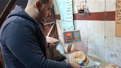 بعد شكاوى المواطنين.. حملة مفاجئة تضبط 8 مخالفات بمخابز سامول بالمحلة