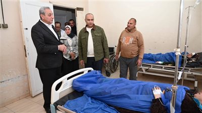 تحرك عاجل في قطور.. محافظ الغربية يطمئن على 14 مصابًا بحادث الطريق الزراعي 