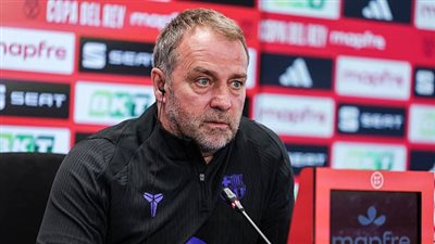 هانز فليك: درس قاسٍ لبرشلونة أمام أتلتيكو مدريد.. والعودة ممكنة في الإياب