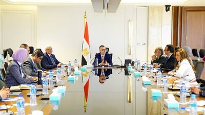 وزير التخطيط والتنمية الاقتصادية يعقد اجتماعًا مع قيادات الوزارة.. تفاصيل