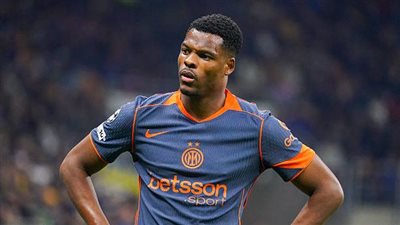 أتلتيكو مدريد يلاحق دومفريس لتعزيز الجبهة اليمنى