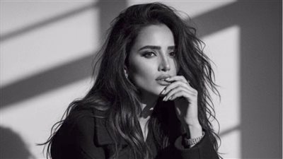 زينة تكشف عن صور أولادها.. وتعلق: 