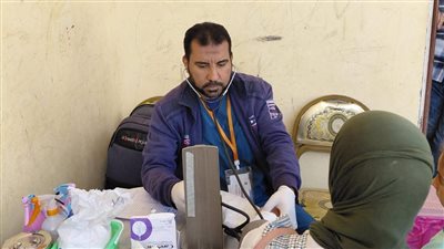803 مواطنين تلقوا خدمات الكشف والعلاج خلال قافلة طبية علاجية بالنوادرية بفارسكور