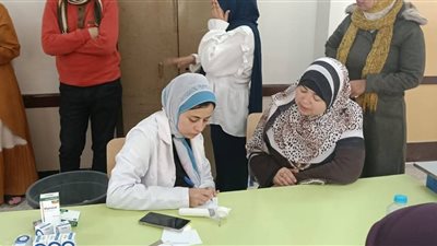 جامعة بنها تنظم قافلة طبية بمدرسة زاوية بلتان الإعدادية للكشف على 136 حالة طلابية
