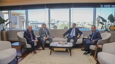 وزير الزراعة يبحث تعزيز التعاون مع لجنة الزراعة والري بمجلس الشيوخ لدعم الأمن الغذائي