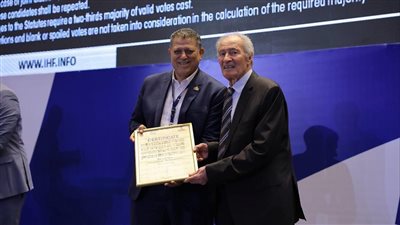 رئيس الاتحاد الدولي لليد يهنئ نظيره المصري بحلول شهر رمضان المبارك