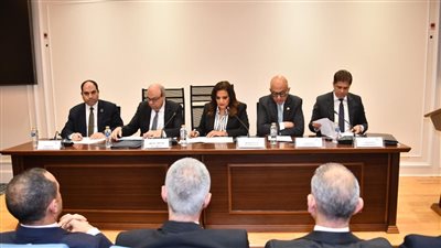 وزير الطيران المدني يستعرض خطة تطوير القطاع أمام لجنةالسياحة