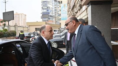 بعد أدائه اليمين الدستورية.. محافظ الغربية يصل ديوان عام المحافظة لبدء مهام منصبه