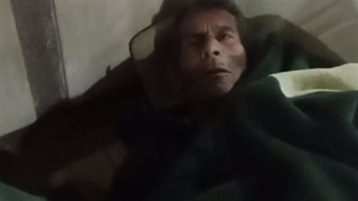 استغاثة لإنقاذ مسن 71 عامًا يفترش الرصيف بالمعصرة 