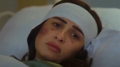 سقوط ياسمين عبد العزيز يثير الغموض في الحلقة الثانية من «وننسى اللي كان»