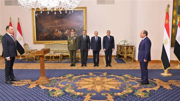 أثناء حلف اليمين 