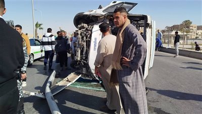 إصابة 6 أشخاص في انقلاب ميكروباص بالمنيا 