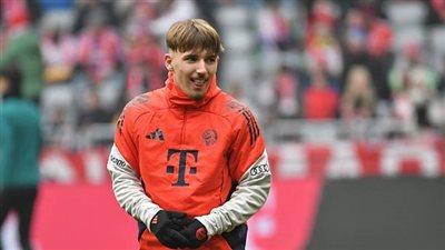 بايرن ميونخ يؤمّن مستقبل لينارت كارل 