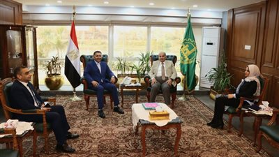 محافظ القليوبية يبحث مع «نهضة مصر» تطوير منظومة النظافة بشبرا الخيمة والخصوص