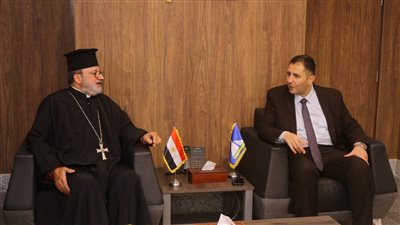 محافظ دمياط يستقبل وفد كنيسة الروم الأرثوذكس ويتلقى التهنئة بتوليه مهام عمله 