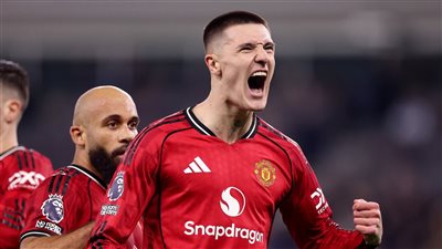 الدوري الإنجليزي.. مانشستر يونايتد يواصل مطاردة الكبار بالفوز على إيفرتون