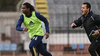 تامر مصطفى المدير الفني لفريق الاتحاد السكندري واللاعب موبول