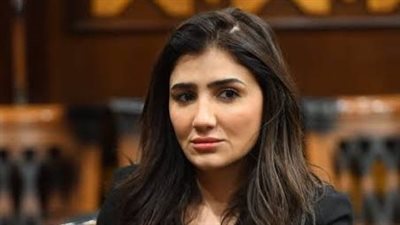 وفاة والد الفنانة مي عمر