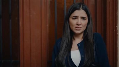 انهيار مي عمر في جنازة والدها (صور)