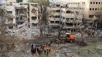 إصابة 10 إسرائيليين في قصف إيراني على بئر السبع