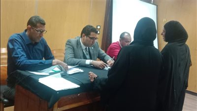 بالصور.. أهالي الأقصر تستعرض مطالبها خلال لقاء اليوم المفتوح بقاعة المؤتمرات