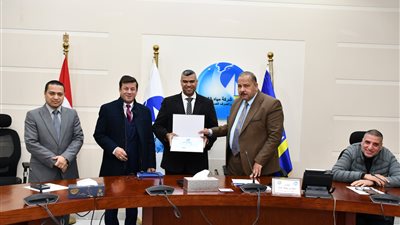 تكريم كوادر متميزة بمياه دمياط لاجتيازهم دورة إعداد القيادات