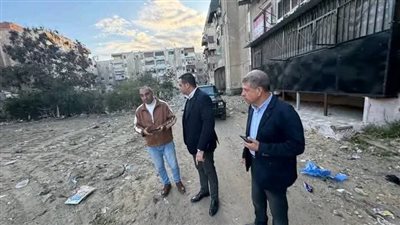 محافظ بورسعيد يشدد على استمرار حملات رفع المخلفات ورفع 550 طن رتش بحي الزهور