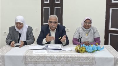 اجتماع موسع لمناقشة تطوير رياض الأطفال وتعزيز جودة العملية التعليمية بمدارس البحر الأحمر