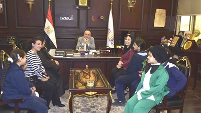 وفد الراهبات الفرنسيسكانيات يهنئ محافظ الأقصر بشهر رمضان وتجديد الثقة..صور