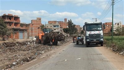 بالصور..حملة مكبرة لتطهير مصرف 