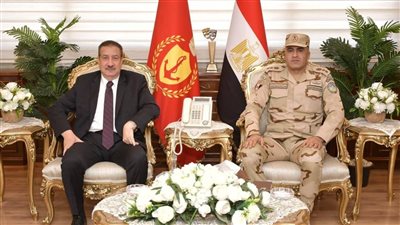 في إطار الاحتفال بيوم الشهيد.. محافظ بورسعيد يستقبل المستشار العسكري للمحافظة