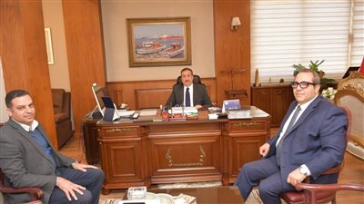 محافظ بورسعيد يستقبل رئيس شركة ضياء كونسلت لتعزيز التعاون في التطوير العمراني