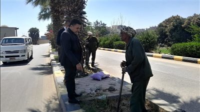 بالصور.. رئيس مدينة القرنة يتابع الملفات الخدمية بالمركز غرب الأقصر