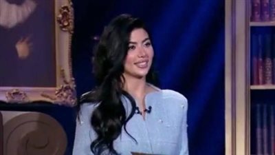 كارولين عزمي 