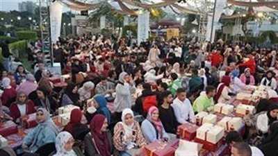 أكثر من 1500 طالب يشاركون في الإفطار الرمضاني لجامعة عين شمس